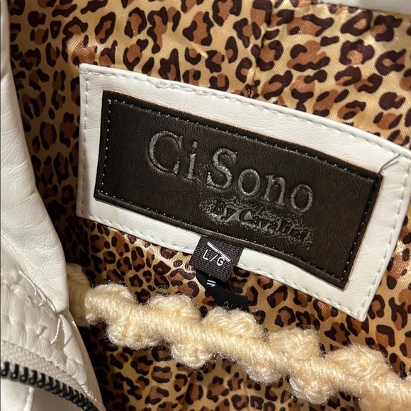 Ci Sono White Teddy Jacket - Picture 2 of 5